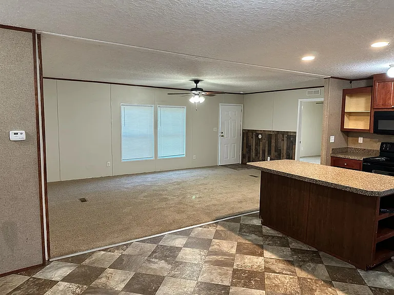 554 Green St — Photo 6