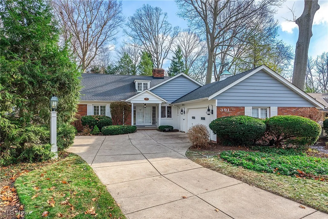 391 Tanglewood Ln photo 1