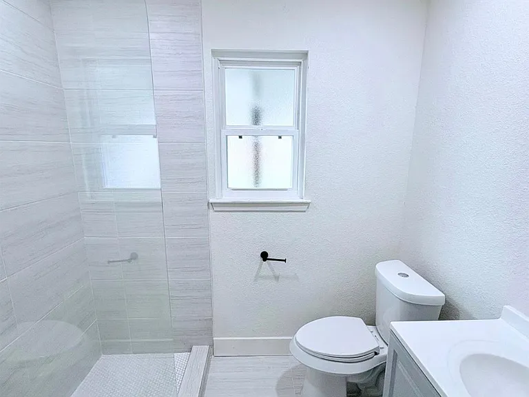 5831 Chinaberry Dr — Photo 6