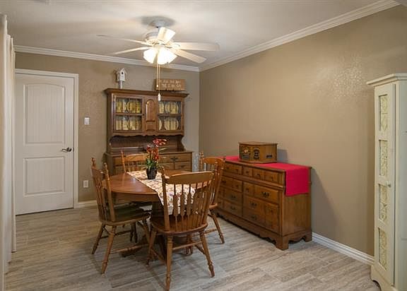 3rd image of 3312 Somerset Dr