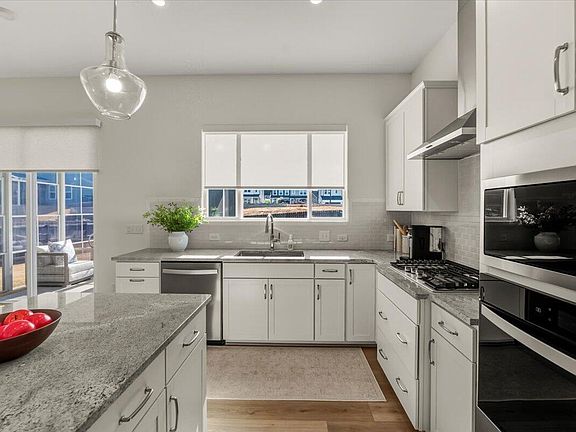 5th image of 540 Marthas View Way