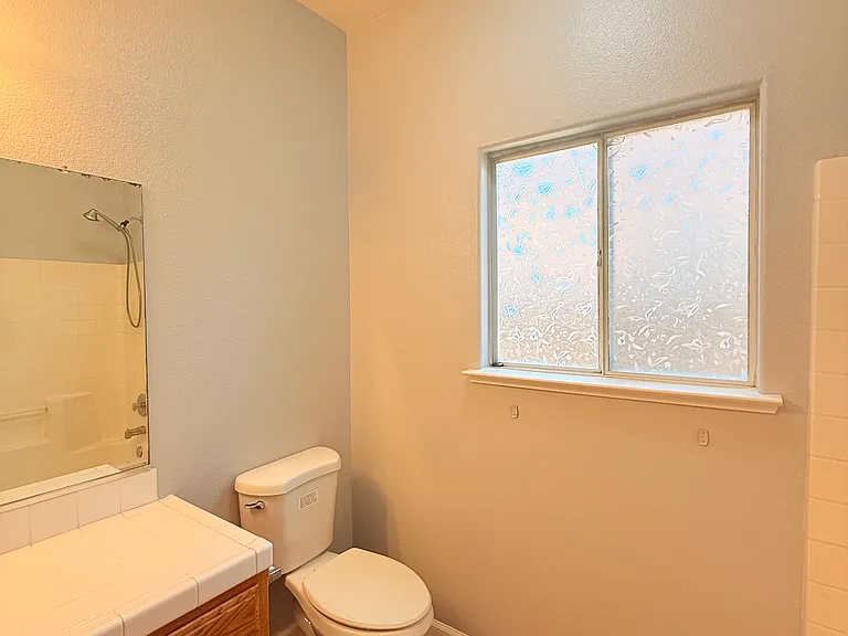1786 Gibson Ave — Photo 10