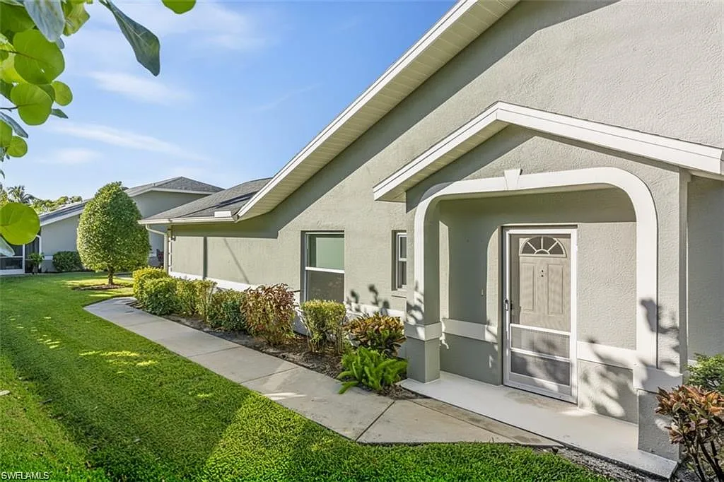 Building Photo - 1704 Royal Cir #602