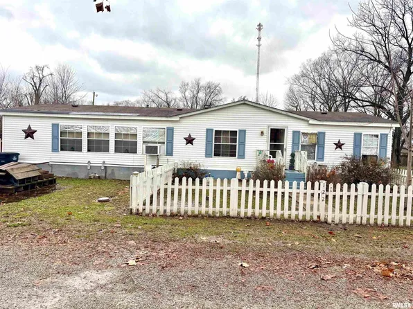 122 S James St, Centralia, IL 62801