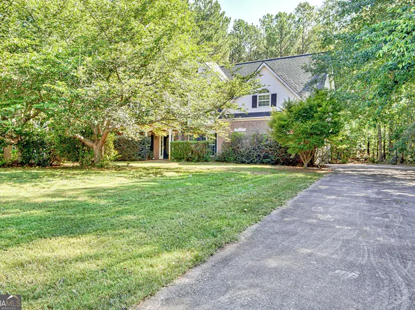 55 Hillsborough Ct, Sharpsburg, GA 30277