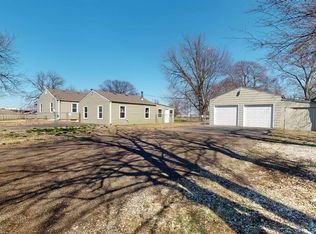 1621 NW Lyman Rd, Topeka, KS 66608