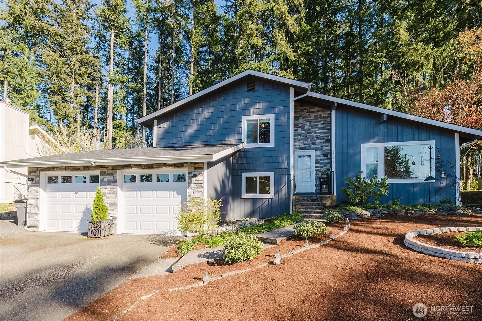 3144 La Linda Court SE photo 1