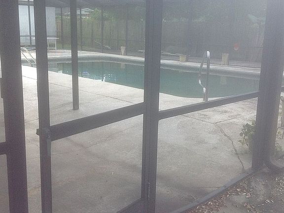 3rd image of 421 Aberdeen Ct N
