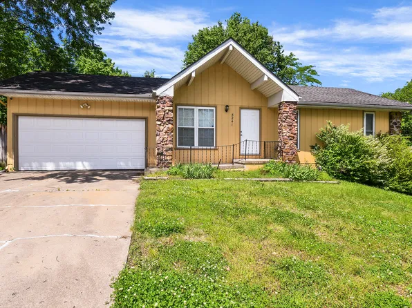 3241 W Cynthia Street, Springfield, MO 65810