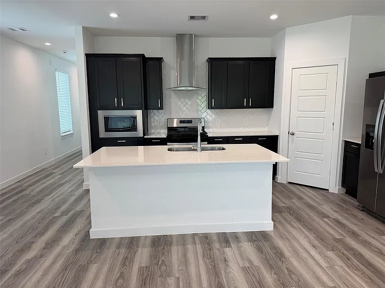 3225 Creston Gate Dr — Photo 1