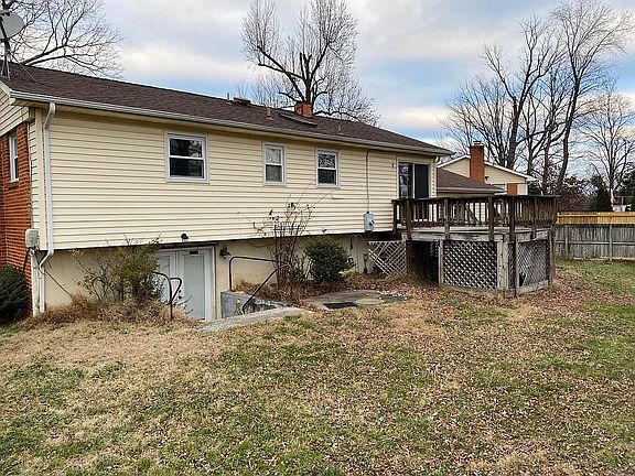 2nd image of 2243 Sussex Ct