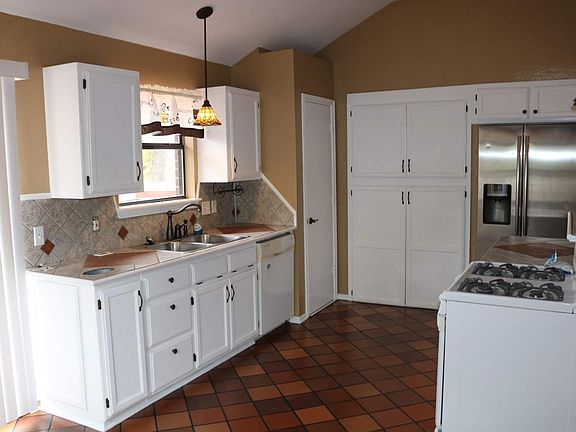 Kitchen with lots of storage