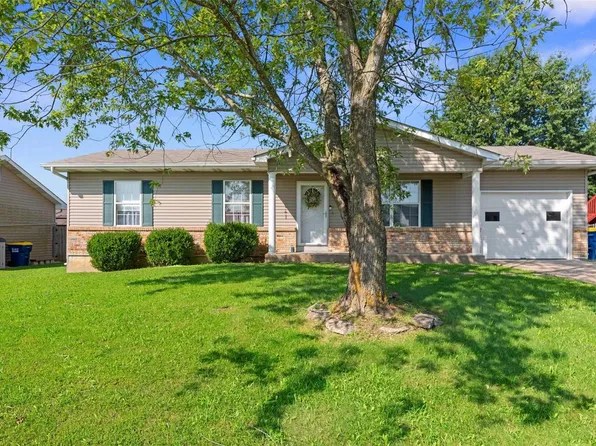 1130 Nina Dr, Warrenton, MO 63383