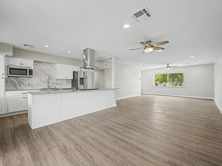 416 W Ivanhoe Pl — Photo 18