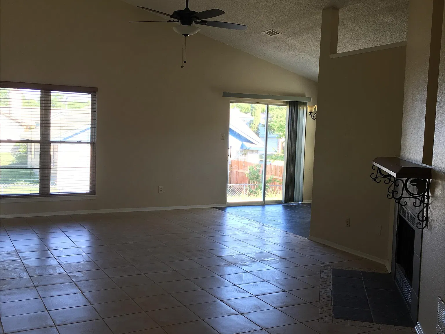 1214 Liberty Bell Loop - 1 — Photo 2