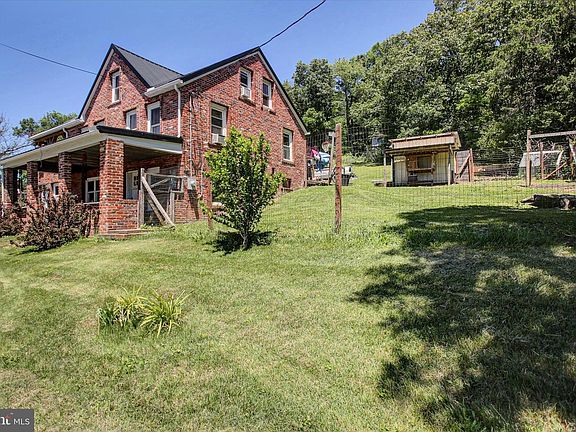 4th image of 1360 Lincoln Way W