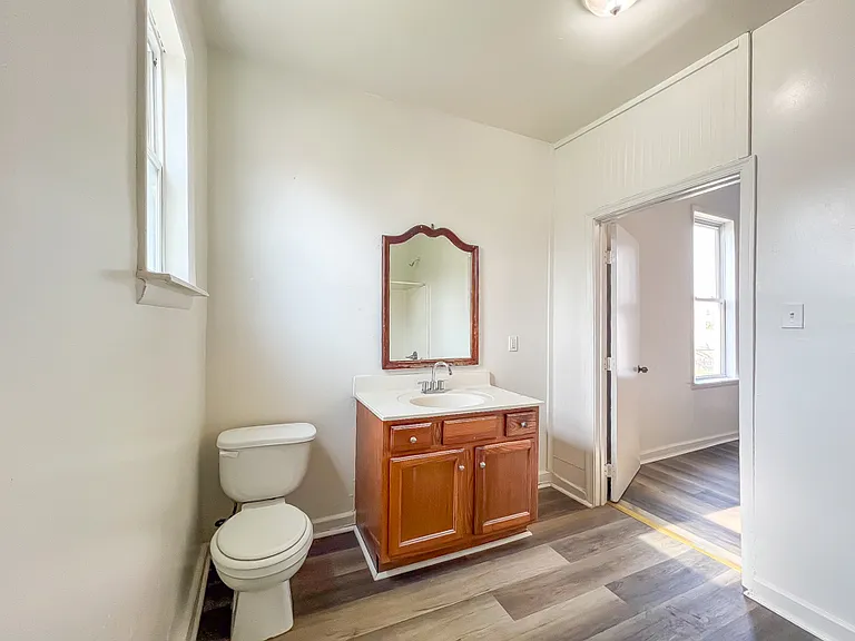 608 Halifax St — Photo 11