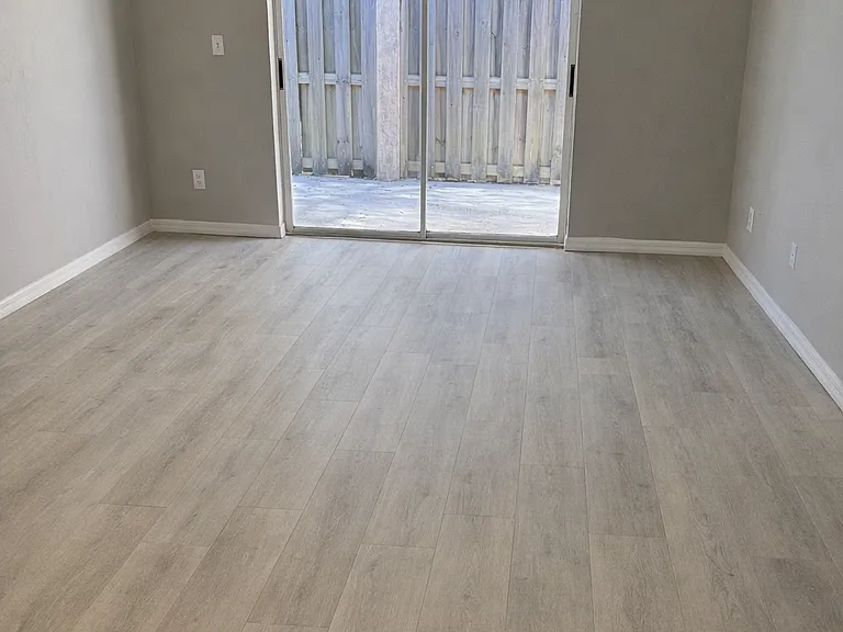 12243 Londonderry Ln — Photo 2