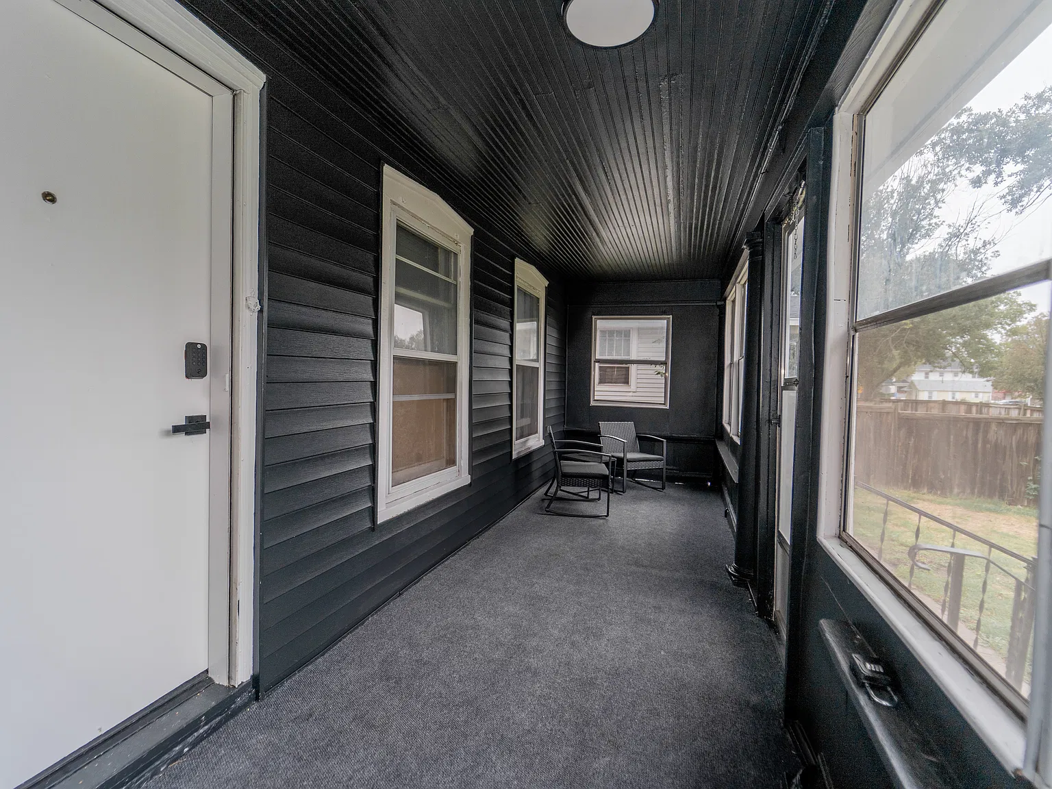 2 bed, 929 sqft, $2,000 — Photo 2