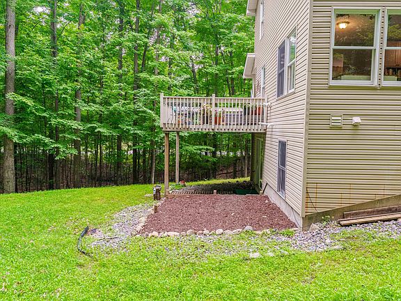 3rd image of 209 Black Ridge Ct