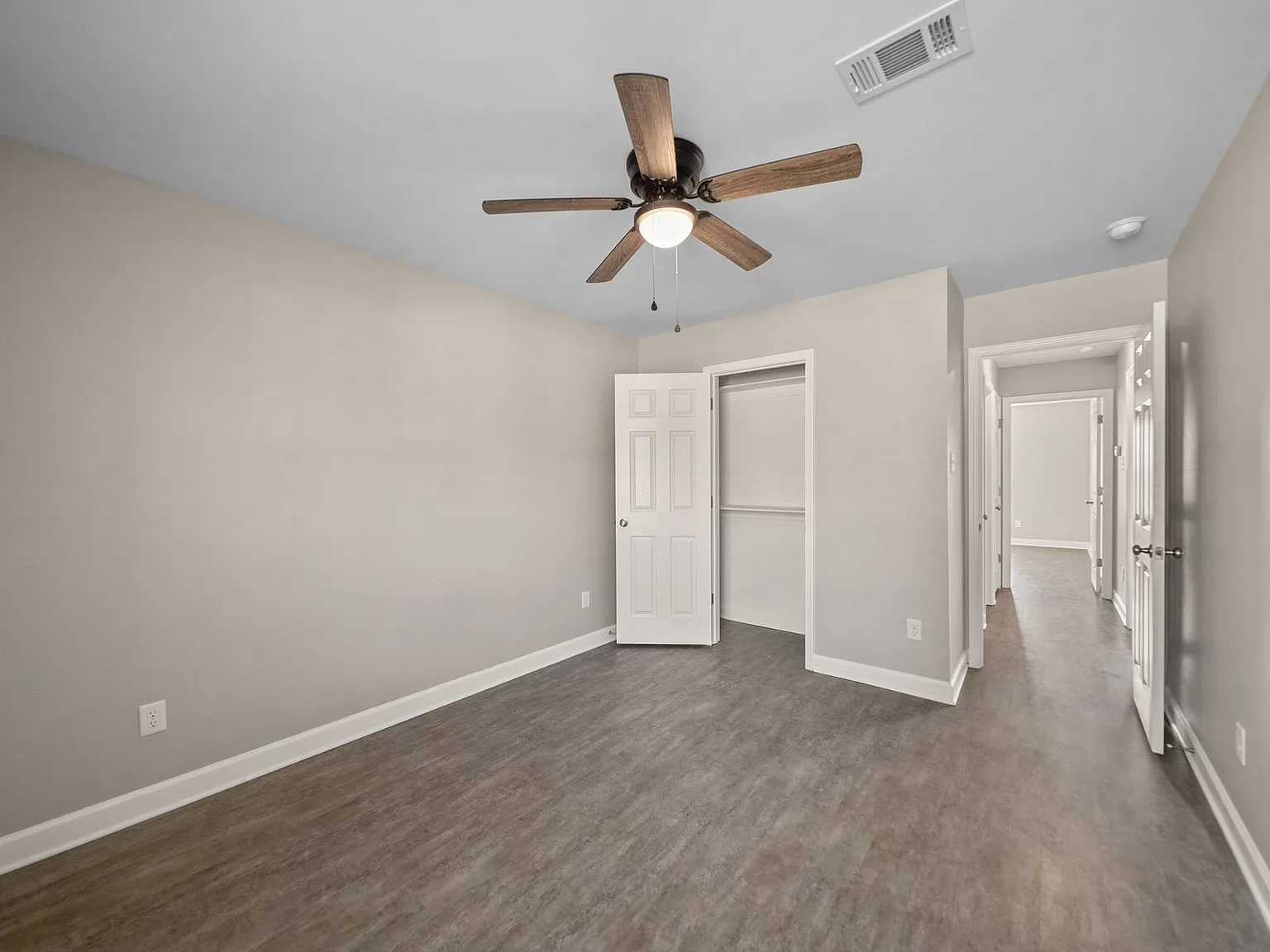 713 Timberline Rd — Photo 3