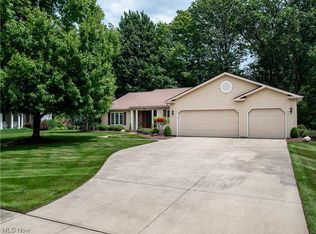 413 Avon Point Ave, Avon Lake, OH