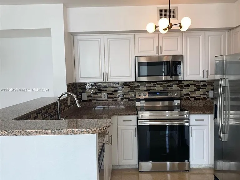 1155 Brickell Bay Dr #3008 — Photo 2