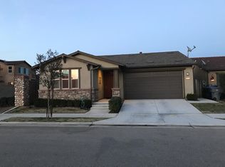 3053 Maine Ave, Clovis, CA 93619