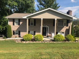 1004 Ridgefield Cir, Johnson City, TN 37601