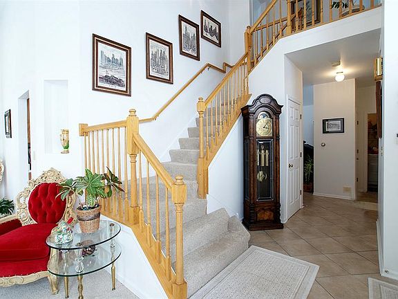 2nd image of 1555 Vineyard Dr