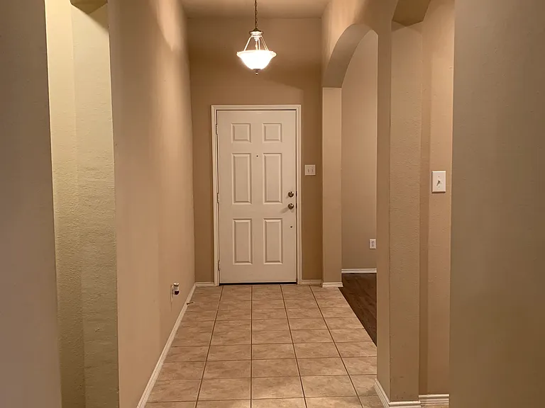 1051 Resaca Dr — Photo 9