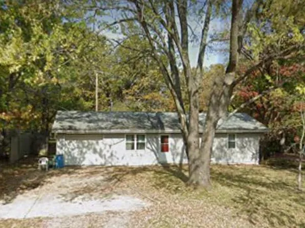 907 E James Blvd, Saint James, MO 65559
