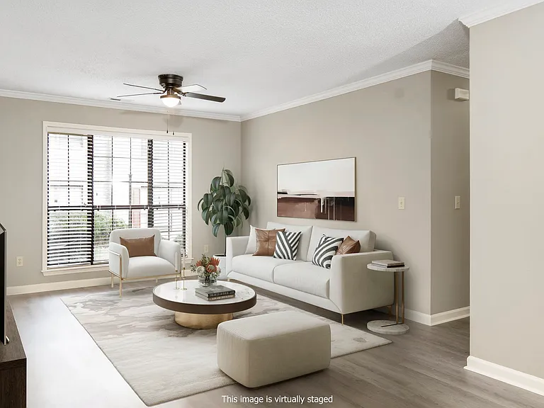 Creekside Apartments — Photo 4