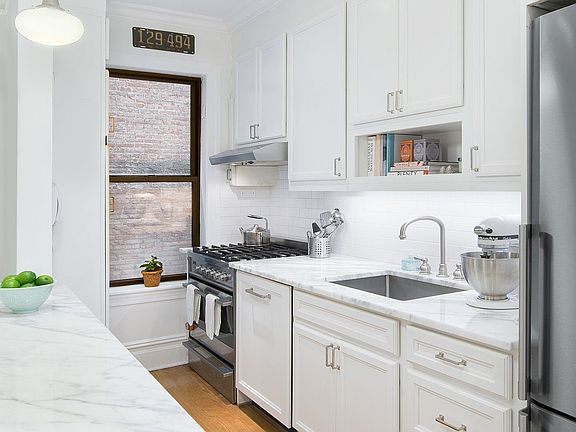 2nd image of 1466 Lexington Ave #2D