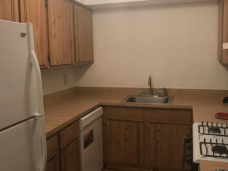 10 Lexington Cir — Photo 5