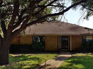 915 Cove Mdw, Desoto, TX 75115
