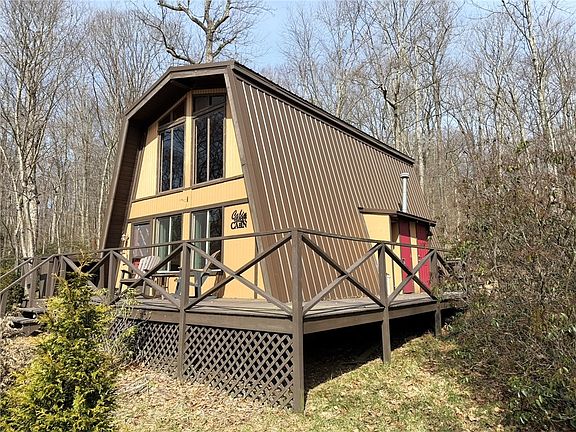 3rd image of 340 W Laurel Ln