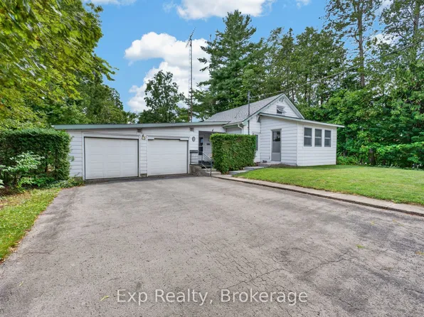 43 Paul St, Prince Edward County, ON K0K 2T0