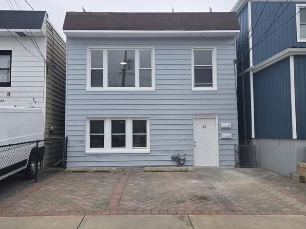 82 Grant St, Fairview, NJ 07022