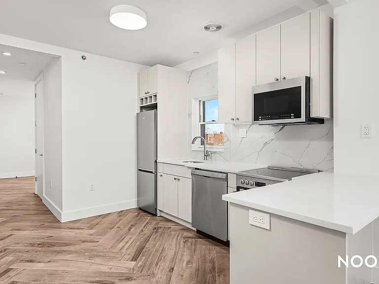 706 Ocean Ave #2A — Photo 2