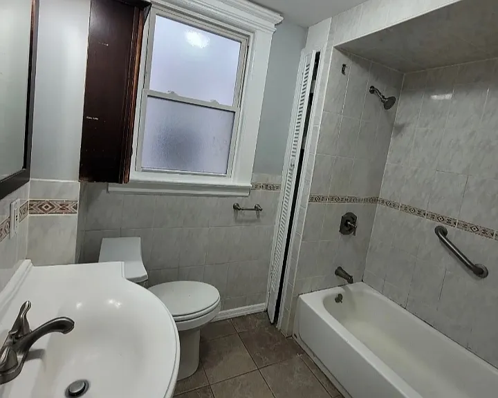 69 Farley Ave #1L — Photo 6