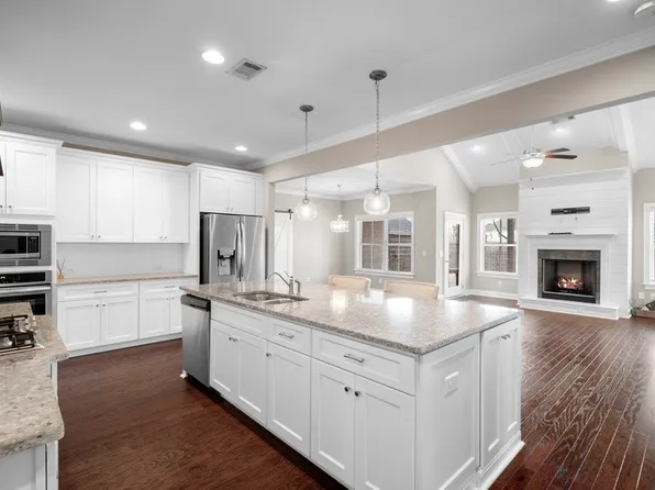 1865 Morning Glory Dr, Opelika, AL 36801