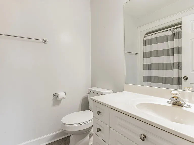 111 Ellington Oaks Ct — Photo 21