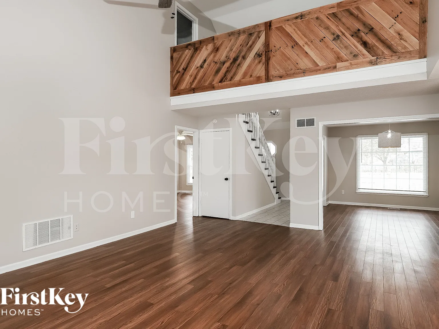 3 bed, 2.5 bath, 1900 sqft, $2,645 — Photo 2