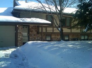 7021 McCauley Trl S, Edina, MN 55439