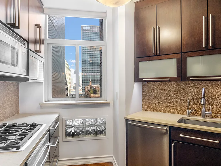303 E 43rd St #11C — Photo 12