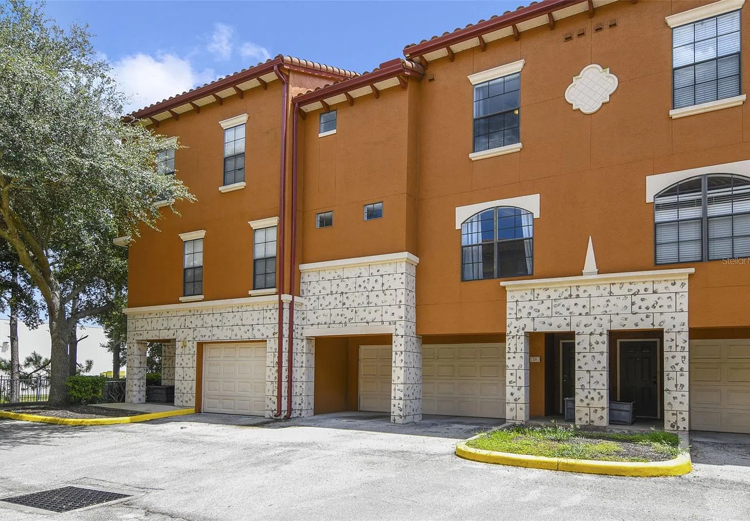 3 bed, 2.5 bath, 1678 sqft, $2,545 — Photo 1