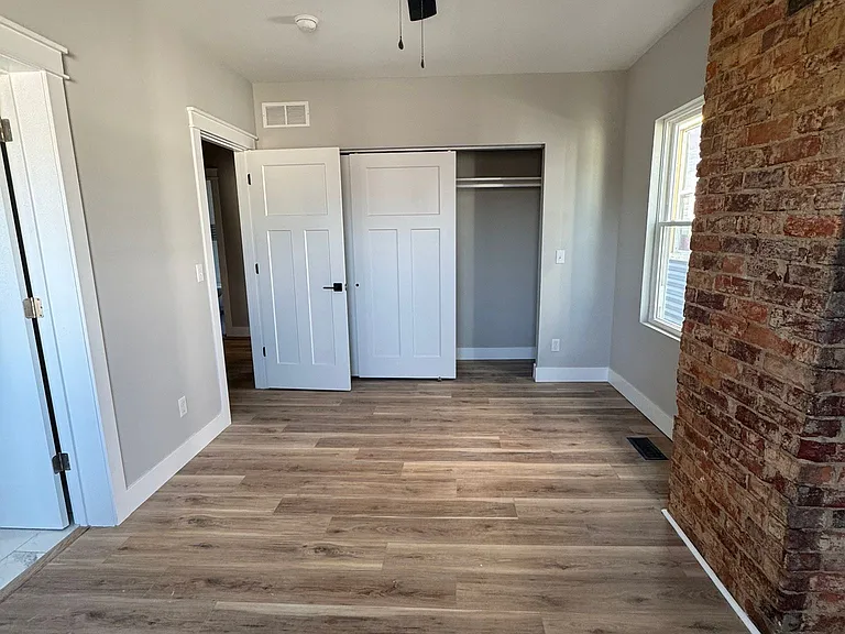 (2nd floor) Master bedroom and its closet