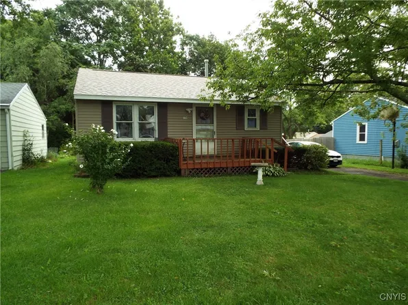 704 Norton Ave, Chittenango, NY 13037
