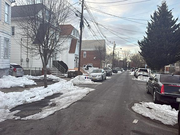 5th image of 27 Donald St